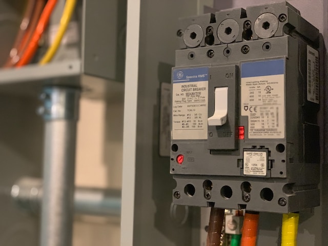 An image of a circuit breaker